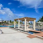 Relaxing 2 Bedroom With Jacuzzi, Terrace And Beach Club