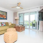 Relaxing 2 Bedroom With Jacuzzi, Terrace And Beach Club