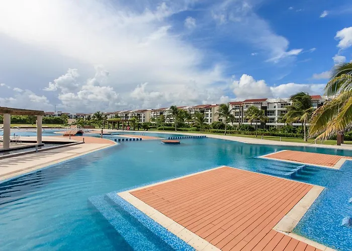 Relaxing 2 Bedroom With Jacuzzi, Terrace And Beach Club